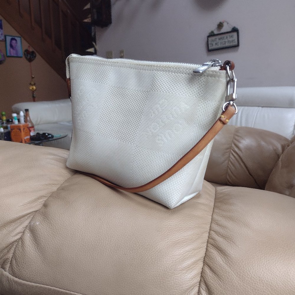 Very Pretty Louis Vuitton Pochette Giant Damier🧡 - Picture 6 of 7